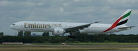 A6-EGP @ EDDL - Emirates, on finals at Düsseldorf Int´l (EDDL) - by A. Gendorf