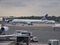 N18119 @ EWR - UNITED - by christian maurer