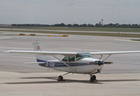 OE-DGW @ LOWW - Cessna 182 - by Thomas Ranner