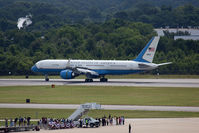 98-0001 @ ORF - Air Force One rolling out on RWY 5 after arrival from Andrews AFB, Maryland. Since the flights were short, President Obama used a C-32A instead of the usual VC-25A.