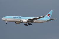 HL7766 @ LOWW - Korean Air 777-200 - by Andy Graf-VAP