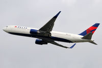 N1612T @ BRU - Delta Air Lines - by Chris Jilli