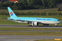 HL8251 @ LOWW - Korean Air Cargo