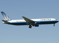 N648UA @ SAEZ - On final to RWY 29. - by Jorge Molina