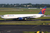 N154DL @ EDDL - Delta Air Lines