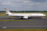 A6-AFC @ EDDL - Etihad