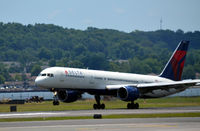 N534US @ KDCA - Landing DCA - by Ronald Barker