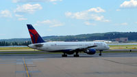N644DL @ KDCA - DCA, VA - by Ronald Barker