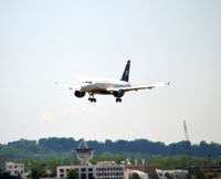 N708UW @ KDCA - Landing DCA - by Ronald Barker