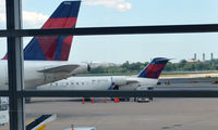 N8775A @ KDCA - Taxi DCA - by Ronald Barker