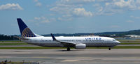 N34222 @ KDCA - Taxi DCA, VA - by Ronald Barker