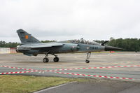 504 @ LFBM - at Mont de Marsan - by B777juju