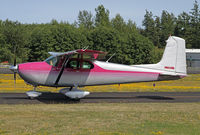 N6119B @ FHR - One of the nicest paint jobs you'll ever see on a Cessna! - by Duncan Kirk