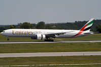 A6-ECA @ LOWW - Boeing 777-300ER