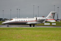 OE-GVP @ EIDW - Lining up r/w 28 - by Robert Kearney