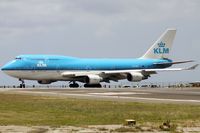 PH-BFL @ TNCM - PH-BFL - by Daniel Jef