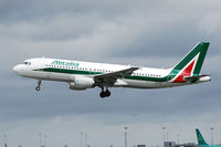 EI-DTL @ EIDW - Landing Rwy 28 at EIDW.