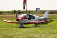 F-GGQO @ LFOI - Parked on the grass while visiting Abbeville