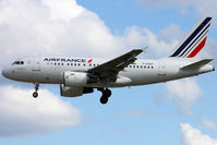 F-GUGP @ LSGG - Landing in 05 - by micka2b