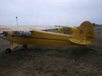 N6872H @ OSH - cub - by christian maurer