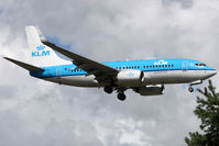 PH-BGE @ LSGG - Landing in 05 - by micka2b