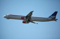 OY-KBH @ EKCH - Copenhagen Kastrup 23.7.12 - by leo larsen