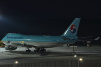 HL7603 @ LOWW - parking on cargo-position - by Markus Grafeneder