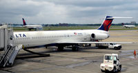 N910DL @ KATL - Atlanta - by Ronald Barker