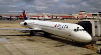 N912DE @ KATL - Atlanta - by Ronald Barker