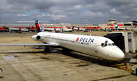 N934DL @ KATL - Atlanta - by Ronald Barker