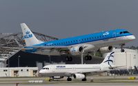 PH-EZG @ EDDM - moments prior touchdown - by Friedrich Becker