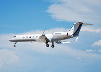 N888HK @ KLAS - N888HK 2008 Gulfstream Aerospace GV-SP (G550) C/N 5213

Las Vegas - McCarran International (LAS / KLAS)
USA - Nevada, August 9, 2012
Photo: Tomás Del Coro - by Tomás Del Coro