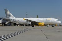 EC-KBU @ LOWW - Vueling Airbus 320 - by Dietmar Schreiber - VAP