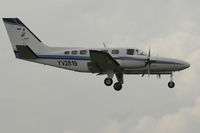 YV2819 @ FXE - on approach to Runway 8 - by Bruce H. Solov