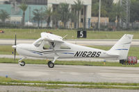 N162BS @ FXE - lined up for takeoff on Runway 8 - by Bruce H. Solov