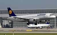 D-AIPA @ EDDM - moments prior touchdown - by Friedrich Becker