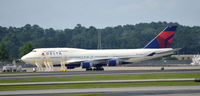N665US @ KATL - Atlanta - by Ronald Barker