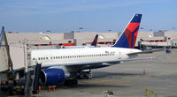 N67171 @ KATL - Atlanta - by Ronald Barker