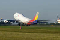 HL7413 @ VIE - Asiana Cargo - by Chris Jilli