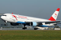 OE-LAT @ VIE - Austrian Airlines - by Chris Jilli
