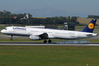 D-AIRM @ VIE - Lufthansa - by Chris Jilli
