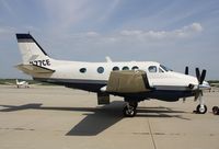 N77CE @ KARR - Beech E90 - by Mark Pasqualino
