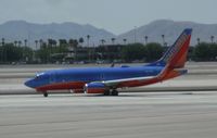 N913WN @ KLAS - Southwest Airlines Boeing 737-700 taxiing at KLAS. - by Kreg Anderson