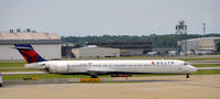 N932DN @ KATL - Taxi Atl - by Ronald Barker