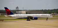 N6701 @ KATL - Taxi ATL - by Ronald Barker