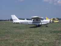 N440ES @ I74 - cessna 172 - by christian maurer