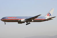 N392AN @ LEBL - Landing in 25R - by micka2b