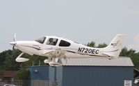 N720EC @ KOSH - Cirrus SR22
