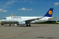 D-AKNJ @ CGN - visitor - by Wolfgang Zilske