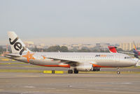 VH-VQQ @ YSSY - Jetstar Airbus A320 - by Thomas Ranner